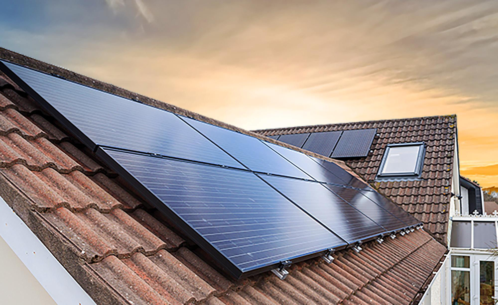 Balkonkraftwerke im Vergleich zu Herkömmlichen Solaranlagen